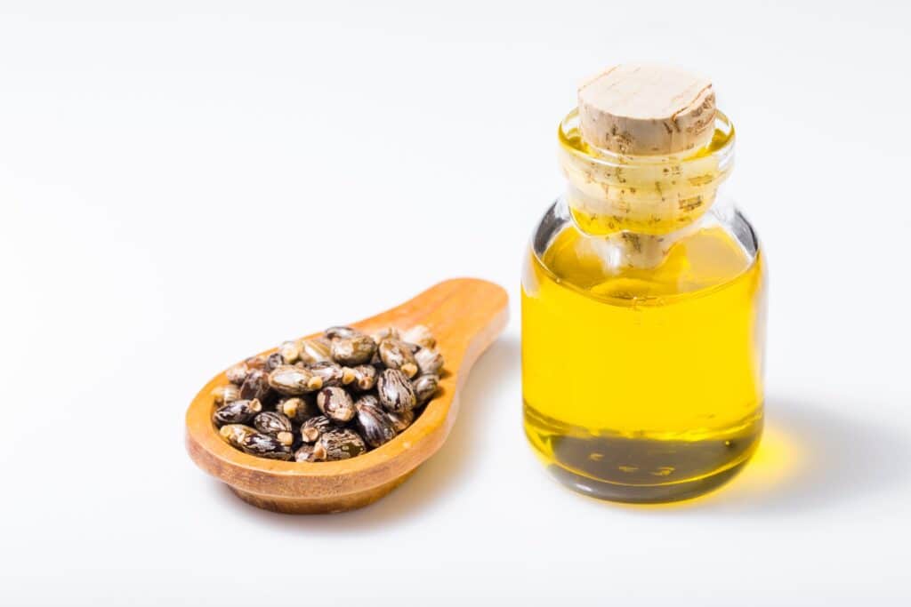 does-castor-oil-increase-hair-growth-akacia-medical